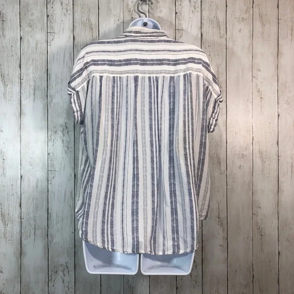 Cloth & Stone Button Up Cuffed Cap Sleeve Collar Top Large - Picture 2 of 9